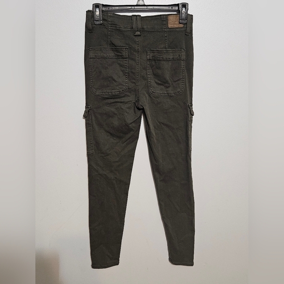 American Eagle Dark Green Cargo Pants size 4 regular - Picture 4 of 4